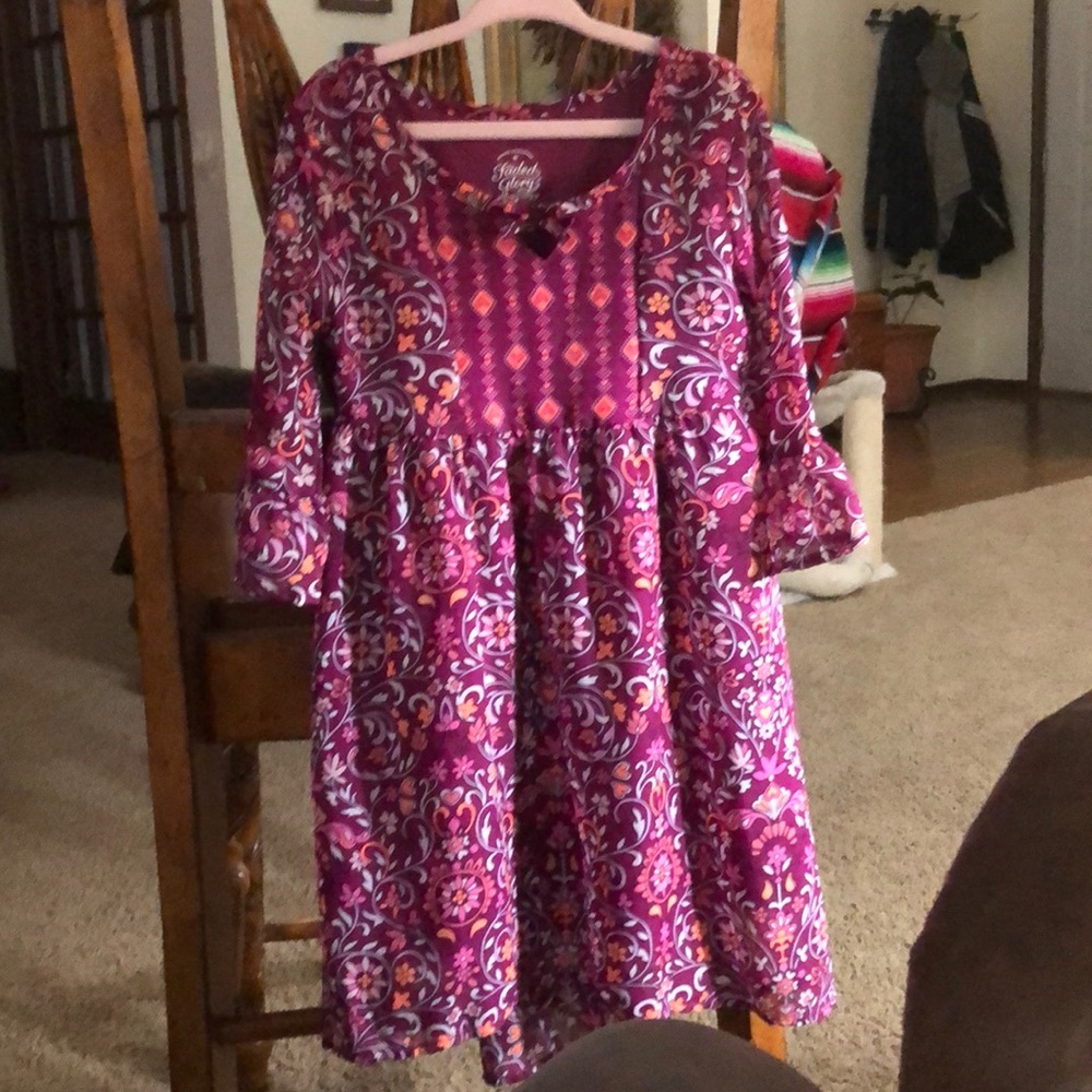 Girls Faded glory dress 100% polyester.